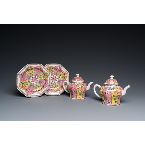 230 - A pair of Chinese octagonal famille rose teapots on stands, YongzhengL.: 14,5 cm (the stands)L.: 15 ... 