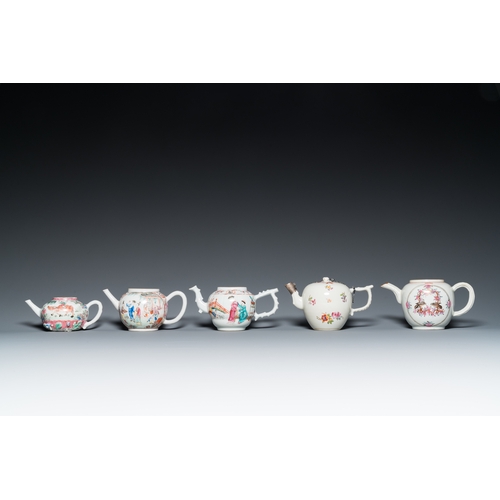 236 - Five Chinese famille rose teapots, Yongzheng/QianlongL.: 19,5 cm - H.: 11 cm (the largest)... 