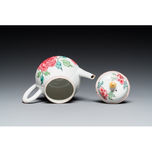 237 - A Chinese famille rose 'peony' teapot and cover, YongzhengL.: 15 cm - H.: 11 cm