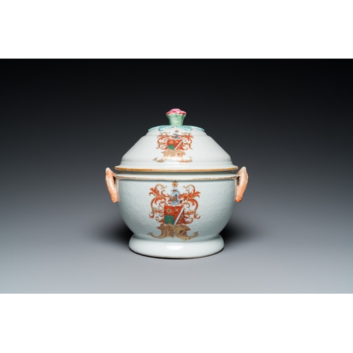 239 - A Chinese Dutch market famille rose armorial tureen with pierced cover with the arms of 'de Heere', ... 