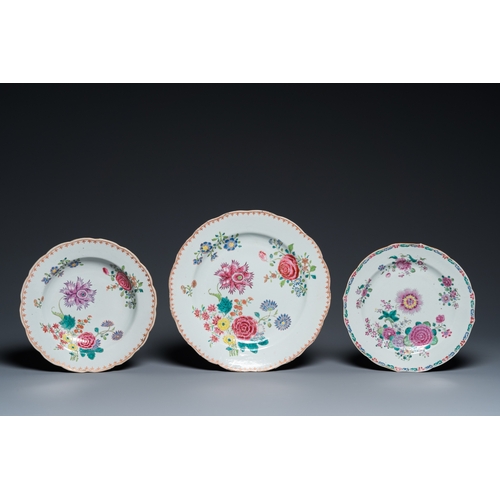 242 - Three Chinese famille rose dishes and two plates with floral design, QianlongDia.: 33,5 cm (the larg... 