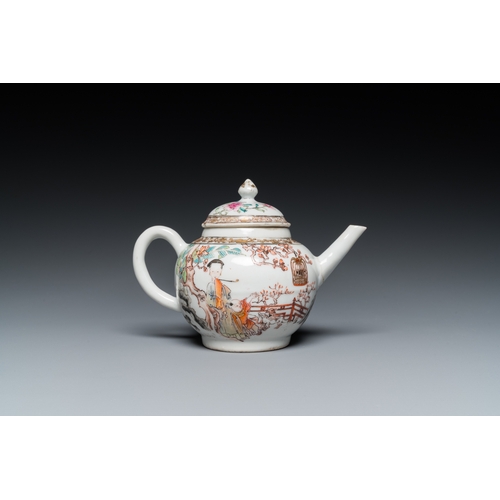 244 - A fine Chinese famille rose teapot and cover, YongzhengL.: 16,5 cm - H.: 11,5 cm