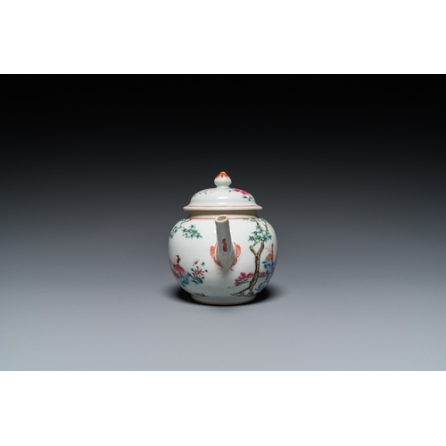 246 - A Chinese famille rose 'lady and child' teapot and cover, 18th C.L.: 20,5 cm - H.: 12,5 cm... 