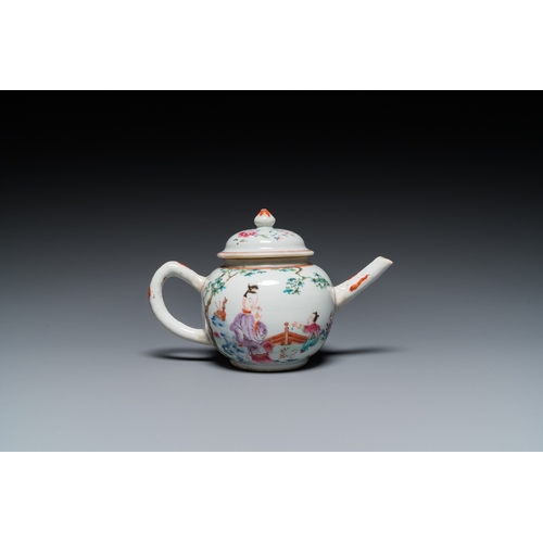 246 - A Chinese famille rose 'lady and child' teapot and cover, 18th C.L.: 20,5 cm - H.: 12,5 cm... 