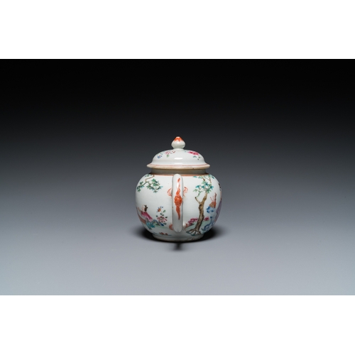 246 - A Chinese famille rose 'lady and child' teapot and cover, 18th C.L.: 20,5 cm - H.: 12,5 cm... 