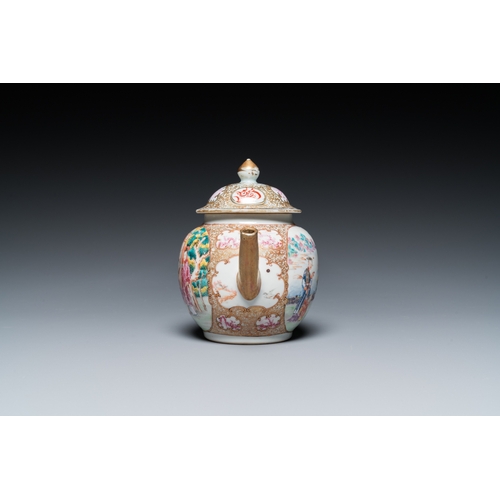 249 - A Chinese famille rose 'Mandarin subject' teapot and cover, QianlongH.: 13,5 cm - L.: 19 cm... 