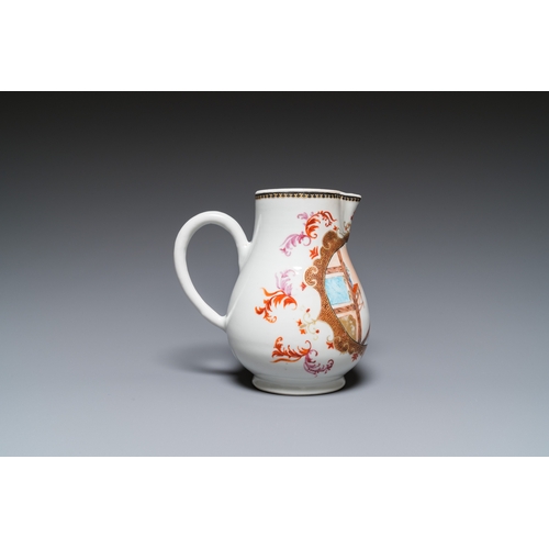 260 - A fine Chinese famille rose jug with a lady with child, Yongzheng/QianlongH.: 16,5 cm - L.: 16,5 cm... 