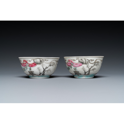 264 - A pair of Chinese famille rose 'Valentine's doves' cups and saucers, QianlongDia.: 11,5 cm (the sauc... 