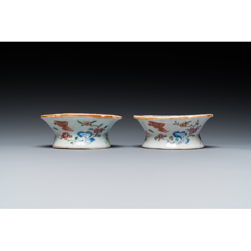 265 - A pair of Chinese famille rose 'boy on a buffalo' salts, QianlongDia.: 8,5 cm - H.: 3,5 cm... 