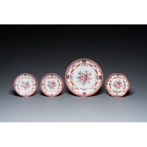 276 - A Chinese famille rose 20-piece tea service with floral design, QianlongDia.: 20,5 cm (the plate)H.:... 