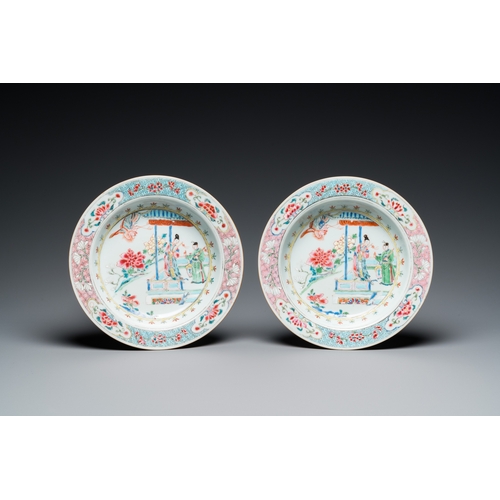 287 - A pair of Chinese famille rose 'Xi Xiang Ji' plates, YongzhengDia.: 22,5 cm
 
 
 
 ... 