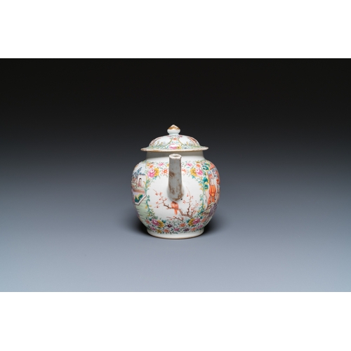 295 - A fine Chinese famille rose 'mandarin subject' teapot and cover, QianlongL.: 19 cm - H.: 13 cm... 