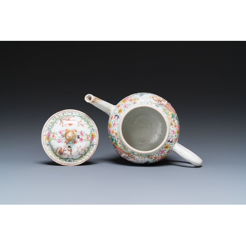 295 - A fine Chinese famille rose 'mandarin subject' teapot and cover, QianlongL.: 19 cm - H.: 13 cm... 