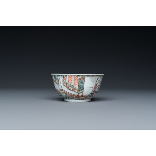 304 - A fine Chinese famille rose cup and saucer with go-players, YongzhengDia.: 11,5 cm (the saucer)Dia.:... 