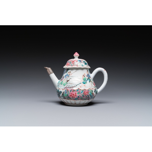 309 - A Chinese famille rose 'fishermen' teapot and cover, YongzhengH.: 11,5 cm - L.: 14,5 cm... 