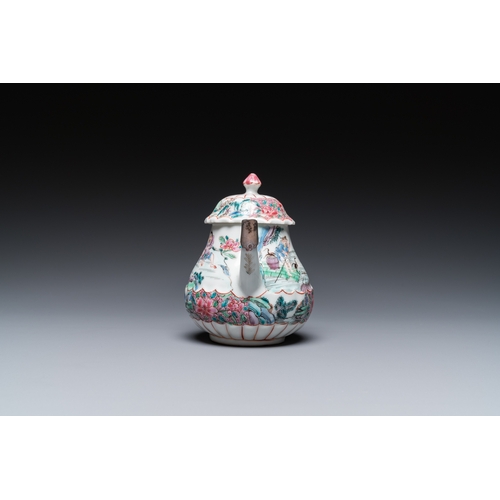 309 - A Chinese famille rose 'fishermen' teapot and cover, YongzhengH.: 11,5 cm - L.: 14,5 cm... 