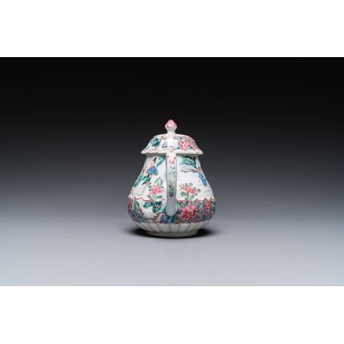 309 - A Chinese famille rose 'fishermen' teapot and cover, YongzhengH.: 11,5 cm - L.: 14,5 cm... 