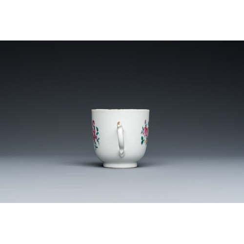 312 - A Chinese famille rose 'European subject' cup and saucer, QianlongDia.: 13,5 cm (the saucer)L.: 9 cm... 