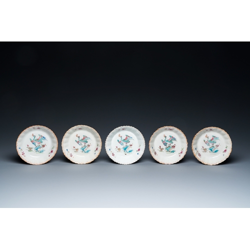 319 - Five Chinese famille rose cups and saucers with a heron eating a fish, QianlongDia.: 12 cm (the sauc... 