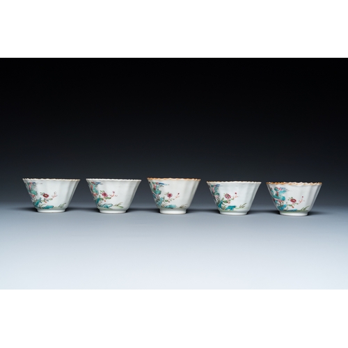 319 - Five Chinese famille rose cups and saucers with a heron eating a fish, QianlongDia.: 12 cm (the sauc... 