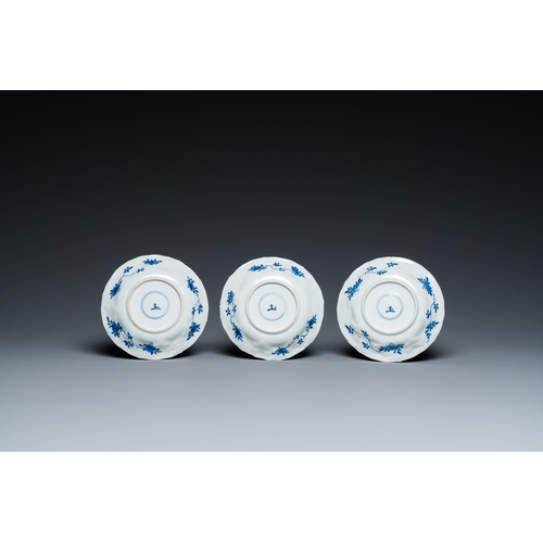 332 - Twelve Chinese blue, white and famille rose cups and saucers, Kangxi/YongzhengDia.: 13,5 cm (the lar... 