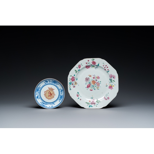 334 - A varied collection of Chinese export porcelain, QianlongL.: 21,5 cm (the plate)Dia.: 13 cm (the arm... 