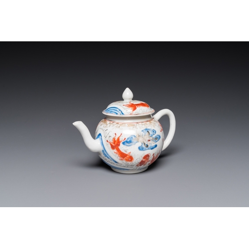 344 - A Chinese iron-red and grisaille 'cranes and carps' teapot and cover, YongzhengL.: 16 cm - H.: 11,5 ... 