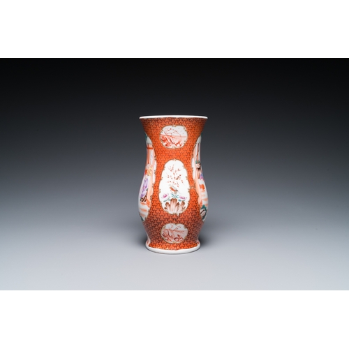 347 - Two Chinese Canton famille rose bowls, a vase and a gilt-lacquered box, Qianlong and laterDia.: 40 c... 