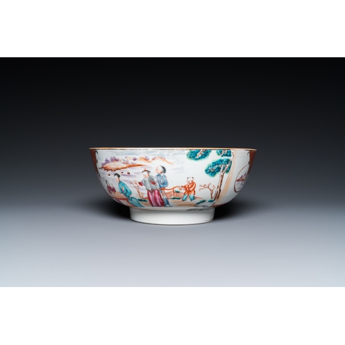 355 - A varied collection of Chinese porcelain, Kangxi/QianlongDia.: 26 cm - H.: 11 cm (the bowl)Dia.: 23,... 