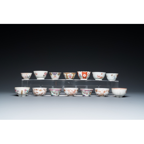 357 - A varied collection of Chinese plates, cups and saucers, Kangxi and laterDia.: 15,5 cm (the largest ... 