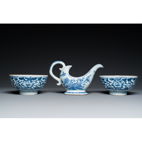 358 - A varied collection of Chinese blue, white and famille rose porcelain, Kangxi/QianlongDia.: 28,5 cm ... 