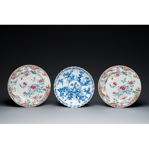 358 - A varied collection of Chinese blue, white and famille rose porcelain, Kangxi/QianlongDia.: 28,5 cm ... 