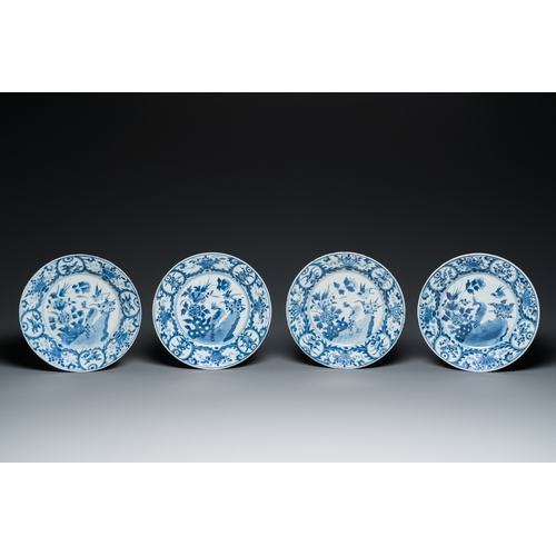 358 - A varied collection of Chinese blue, white and famille rose porcelain, Kangxi/QianlongDia.: 28,5 cm ... 