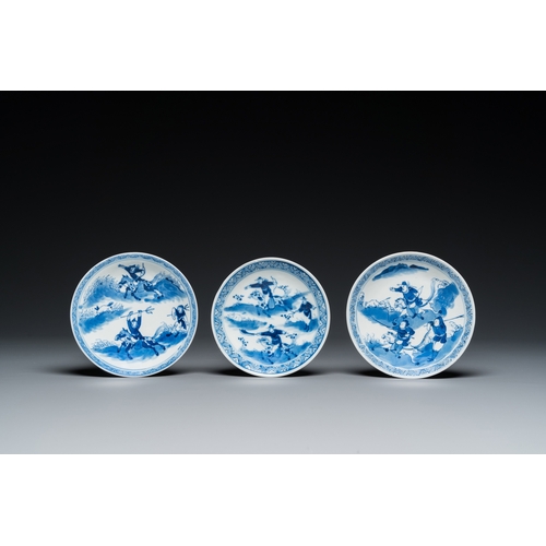 358 - A varied collection of Chinese blue, white and famille rose porcelain, Kangxi/QianlongDia.: 28,5 cm ... 