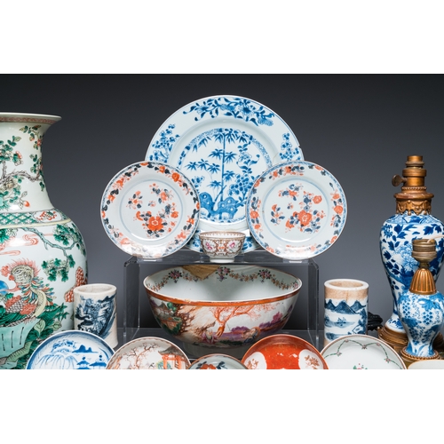 369 - A varied collection of Chinese porcelain, Kangxi and laterH.: 59 cm (the famille verte vase) Dia.: 2... 