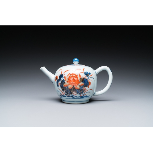 371 - Eleven Chinese famille rose and Imari-style plates and a teapot with cover, Kangxi/QianlongDia.: 22,... 