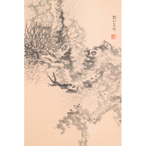 386 - Hua Ao è¯é°² (China, 19th C.): 'Pine tree branch', ink on paper, 2nd half 19th C.Dim.: 253 x 65,5 c... 