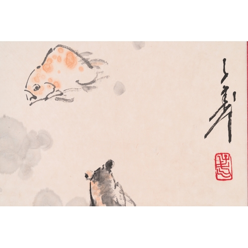 430 - Wang Ziwu çå­æ­¦ (1936-2021): 'Goldfish', ink and colour on paperDim.: 169 x 53,5 cm (the scroll)... 