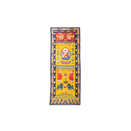 439 - A large Chinese yellow-ground 'Buddha' rug, 19/20th C.Dim.: 291 x 93,5 cm