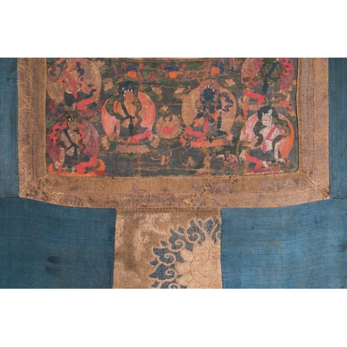 445 - A thangka depicting Bhaisajyaguru, Tibet, 15/16th C.Dim.: 99 x 63 cm (the thangka, mounted)Dim.: 71,... 