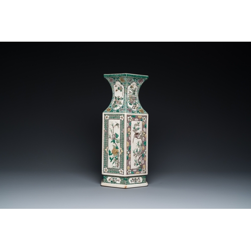 476 - A Chinese hexagonal verte biscuit vase, 19th C.H.: 43,5 cm