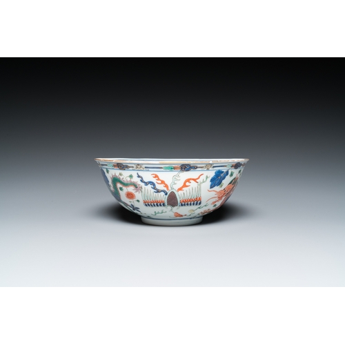 478 - A Chinese wucai 'dragon' bowl, Daoguang minyao mark and of the periodDia.: 20 cm - H.: 8 cm... 