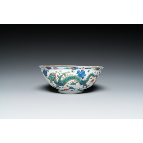 478 - A Chinese wucai 'dragon' bowl, Daoguang minyao mark and of the periodDia.: 20 cm - H.: 8 cm... 