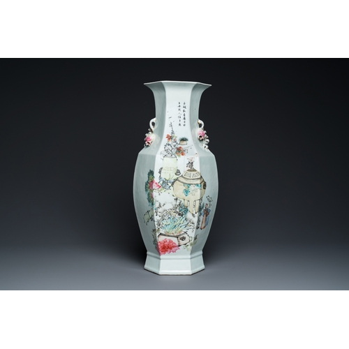 490 - A fine Chinese hexagonal qianjiang cai vase, signed Ma Qingyun é¦¬æ¶é², dated 1917H.: 58,5 cm... 