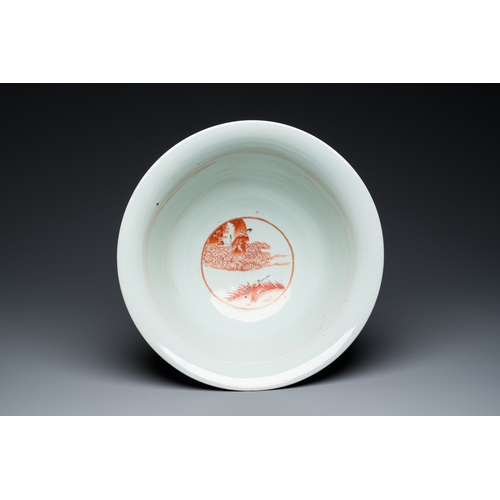 498 - A large Chinese powder-blue and iron-red 'eight immortals' bowl, 19th C.Dia.: 40,5 cm - H.: 20,5 cm... 