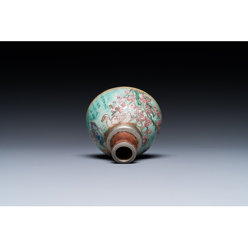 511 - A rare Chinese famille rose opium pipe with narrative scenes, 19th C.L.: 53 cm
 
 Provenance: A Belg... 