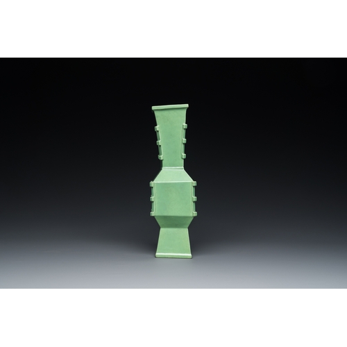 529 - A rare Chinese lozenge-shaped monochrome lime-green-glazed vase, RepublicH.: 30,5 cm