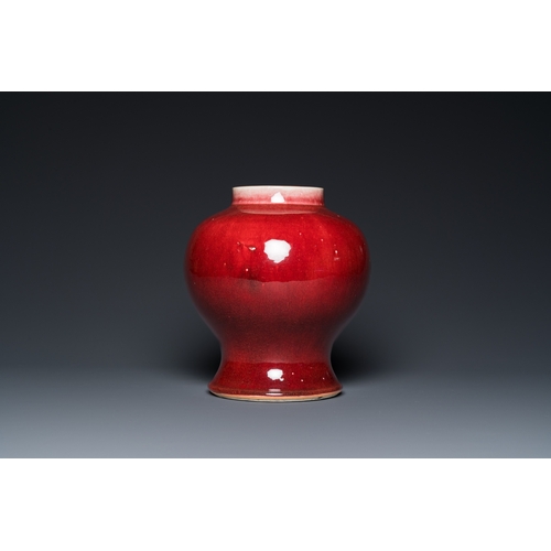 545 - A Chinese langyao vase on a fine wooden base, 18/19th C.H.: 32 cm (incl. stand)H.: 22,5 cm (the vase... 