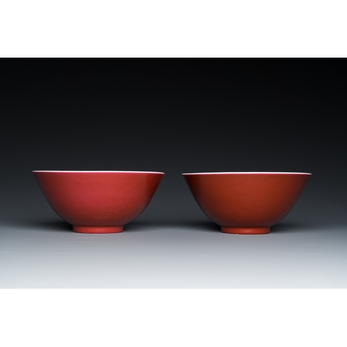 562 - A pair of Chinese monochrome ruby-glazed bowls, Guangxu mark and of the periodDia.: 15,5 cm - H.: 7 ... 