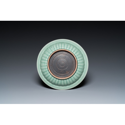 569 - A Chinese celadon-glazed 'lotus' dish, Qianlong/JiaqingDia.: 29,5 cm